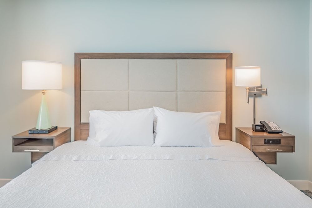 Studio, 1 King Bed, Accessible, Non Smoking (mob/hearing acc w/ roll-in shower)