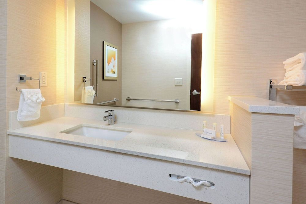 Room, 2 Queen Beds (Mobility/Hearing Accessible, Tub)