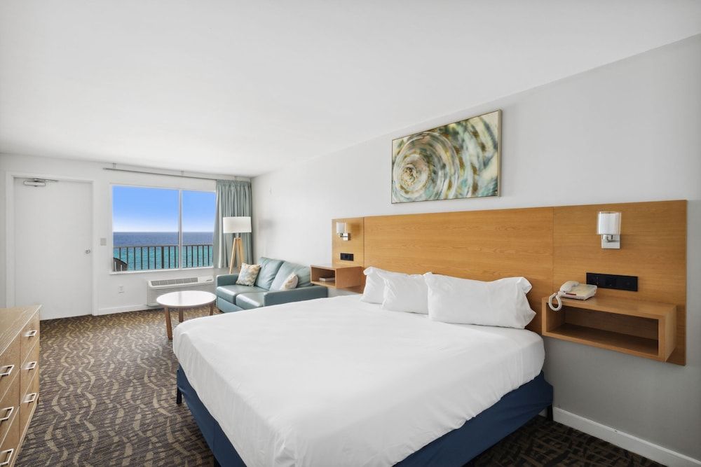 Classic Room, 1 King Bed, Beachfront