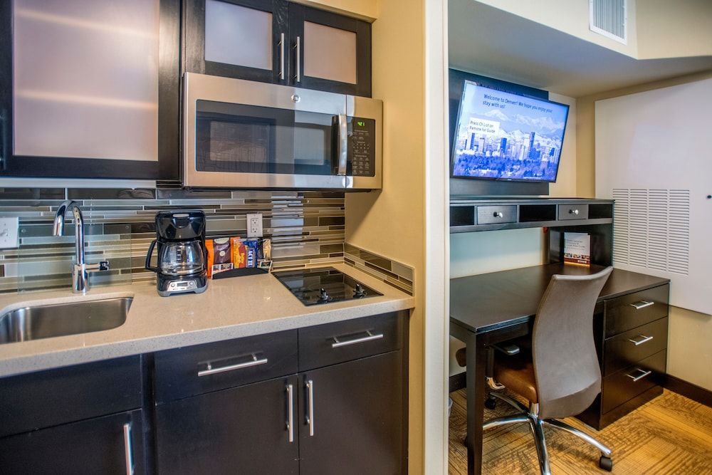Staybridge Suites Denver Downtown by IHG Studio Suite, Kitchen 9