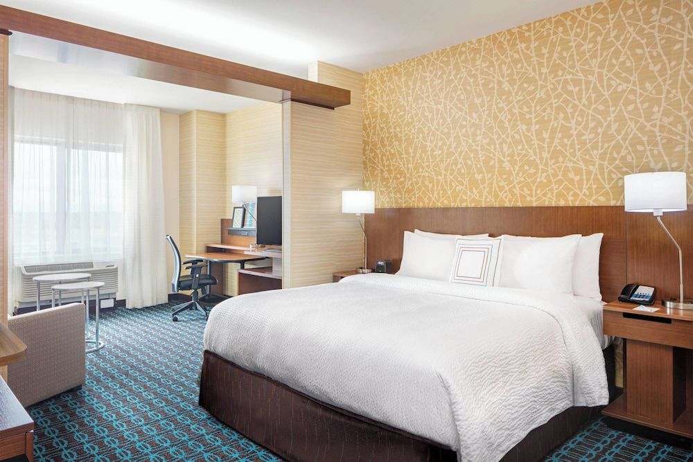 Suite, 1 King Bed with Sofa bed, Non Smoking