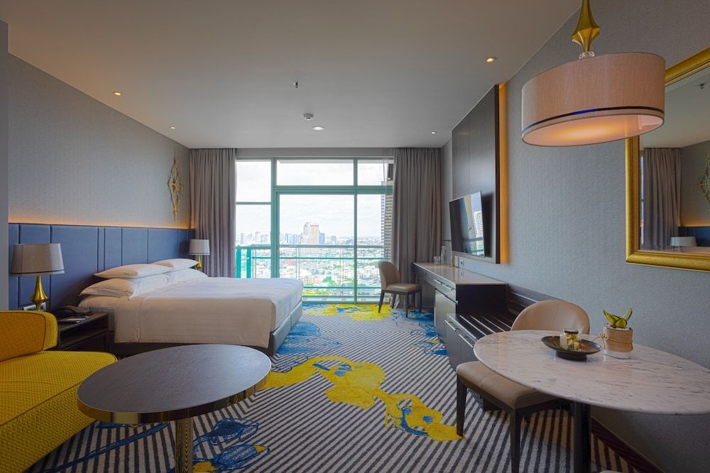 Chatrium Hotel Riverside Bangkok Grand Deluxe King City View 4