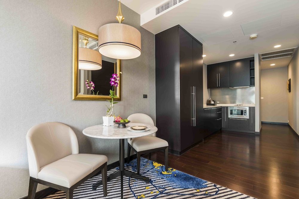 Chatrium Hotel Riverside Bangkok Grand Deluxe King City View 25