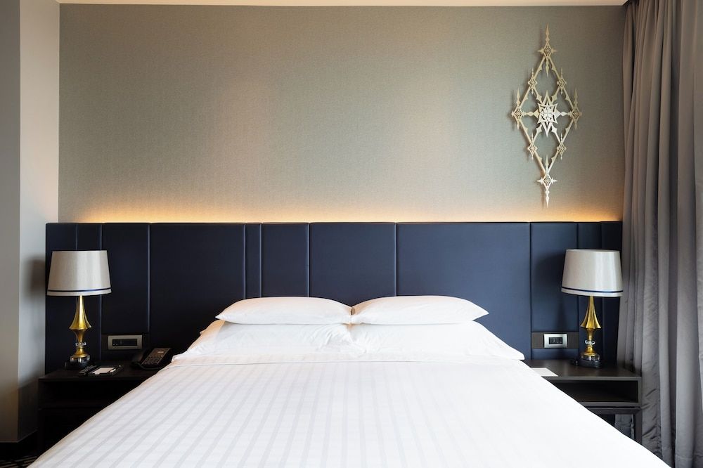 Chatrium Hotel Riverside Bangkok Grand Deluxe King City View 2