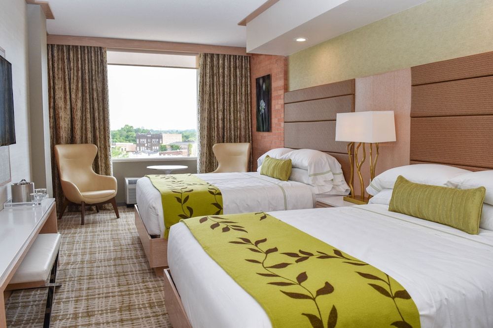 The Fredonia Hotel and Convention Center Cabana Double Queen