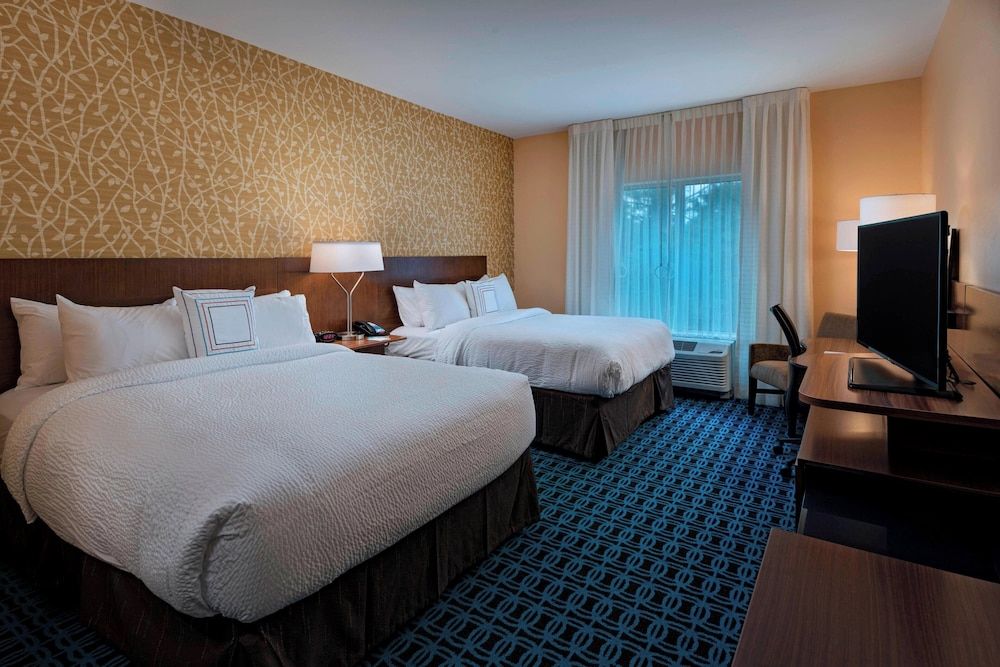 Room, 2 Queen Beds, Non Smoking (Mobility Accessible, Tub)