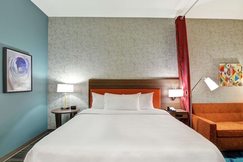 Studio, 1 King Bed, Accessible, Bathtub