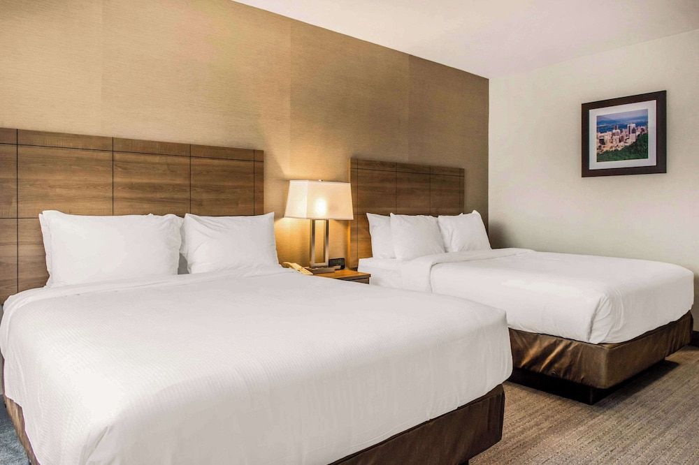 undefined Quality Hotel Dorval 3