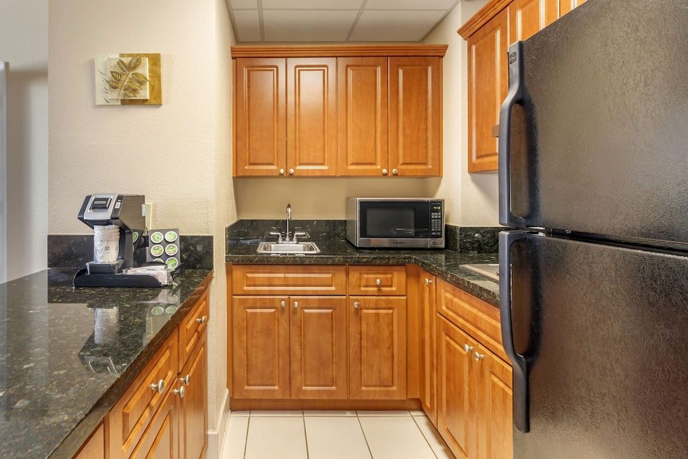 undefined Best Western Plus Kendall Hotel & Suites 3