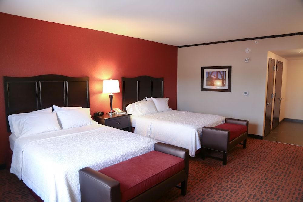 Room, 2 Queen Beds, Accessible, Bathtub