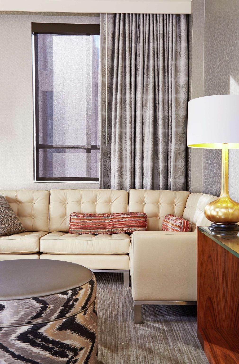 1 QUEEN MURPHY BED-HOSPITALITY SUITE