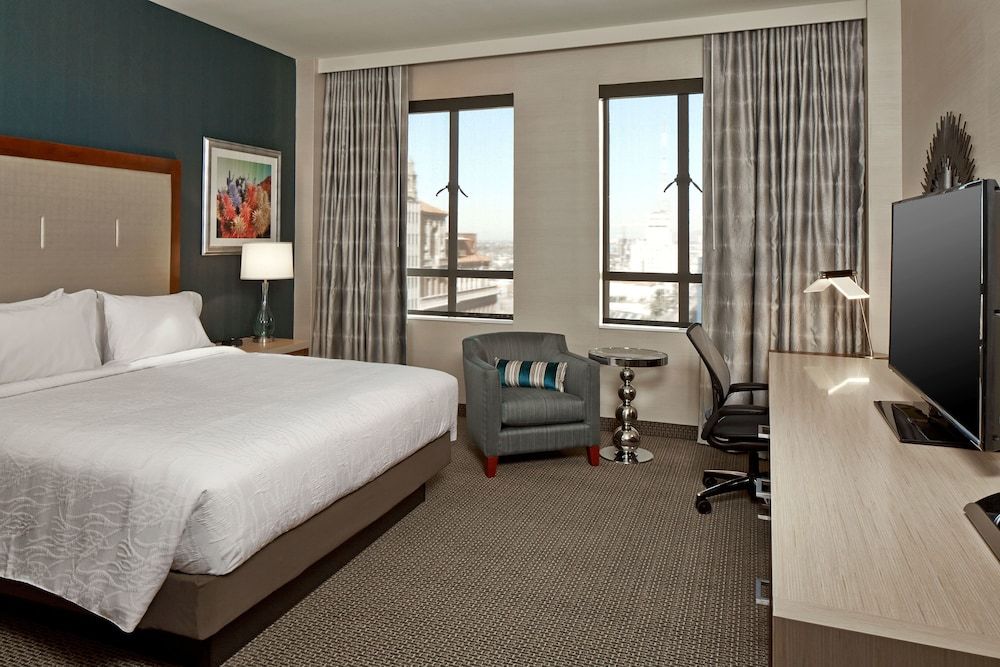 Hilton Garden Inn Phoenix Downtown Room, 1 King Bed, Accessible (Roll In Shower)