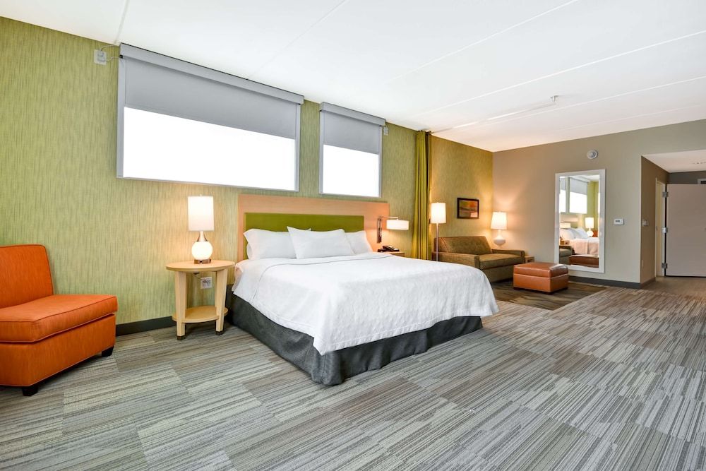 Studio, 1 King Bed, Accessible, Bathtub