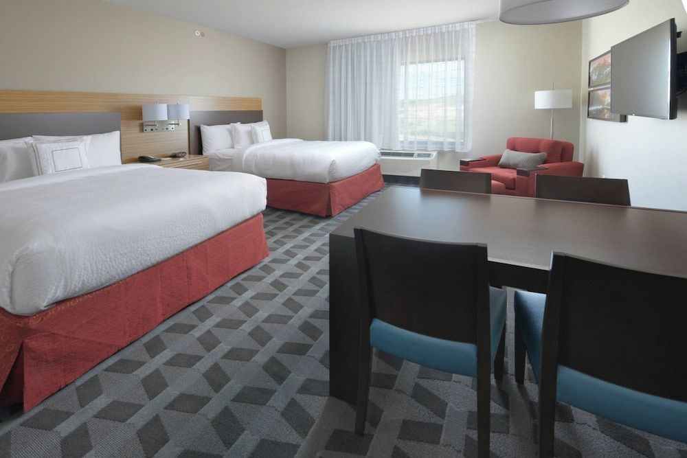Studio, 2 Queen Beds (Hearing Accessible)