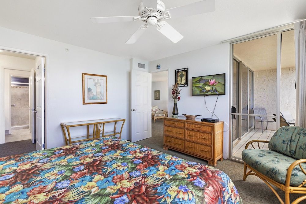 Panoramic Condo, 1 Bedroom, Pool View, Oceanfront (Unit 512)