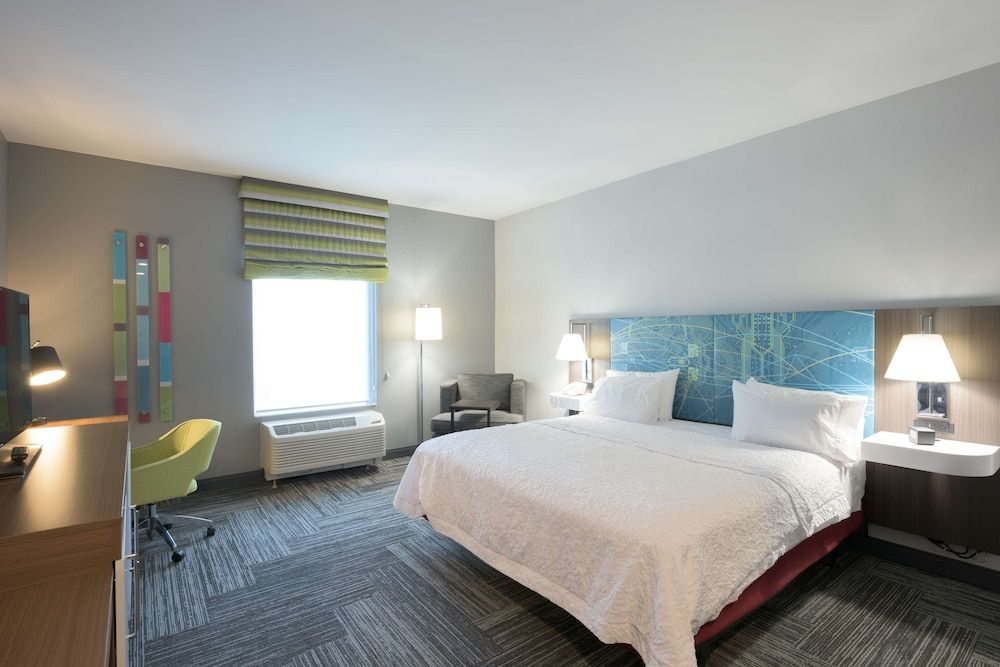 Room, 1 King Bed, Non Smoking, Refrigerator & Microwave