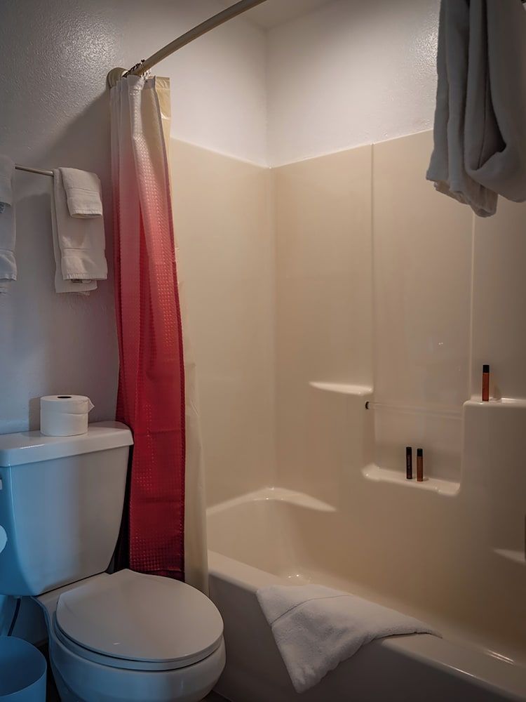 Bryce Trails Bed and Breakfast Peek-A-Boo 3