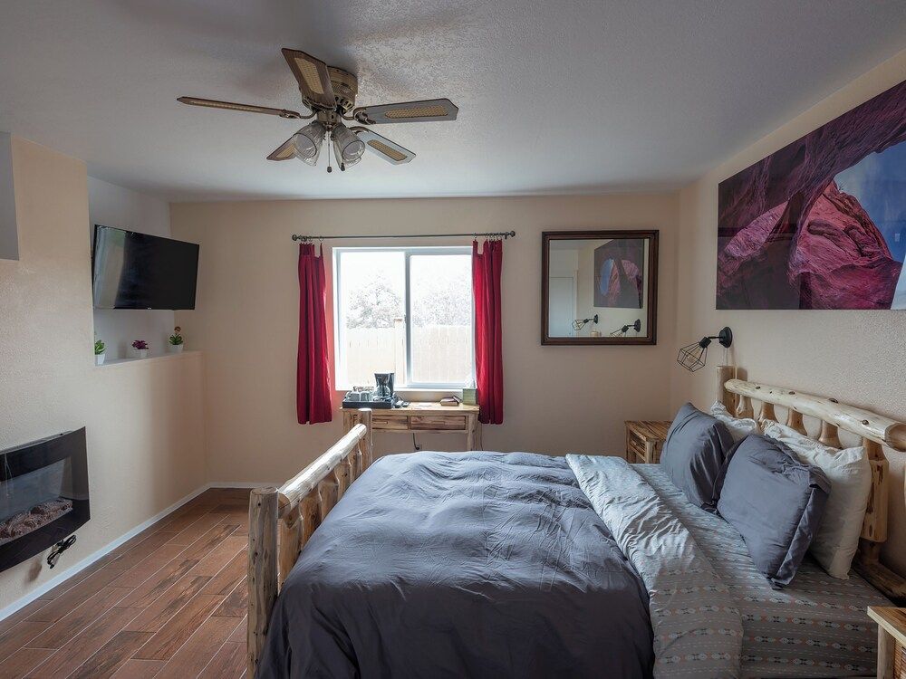 Bryce Trails Bed and Breakfast Peek-A-Boo