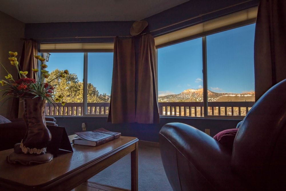 Bryce Trails Bed and Breakfast Under The Rim 3