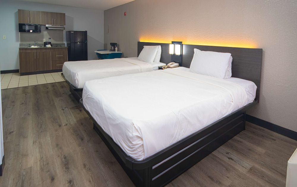 Studio 6 West Palm Beach, FL Standard Room, 2 Queen Beds, Accessible, Non Smoking 4