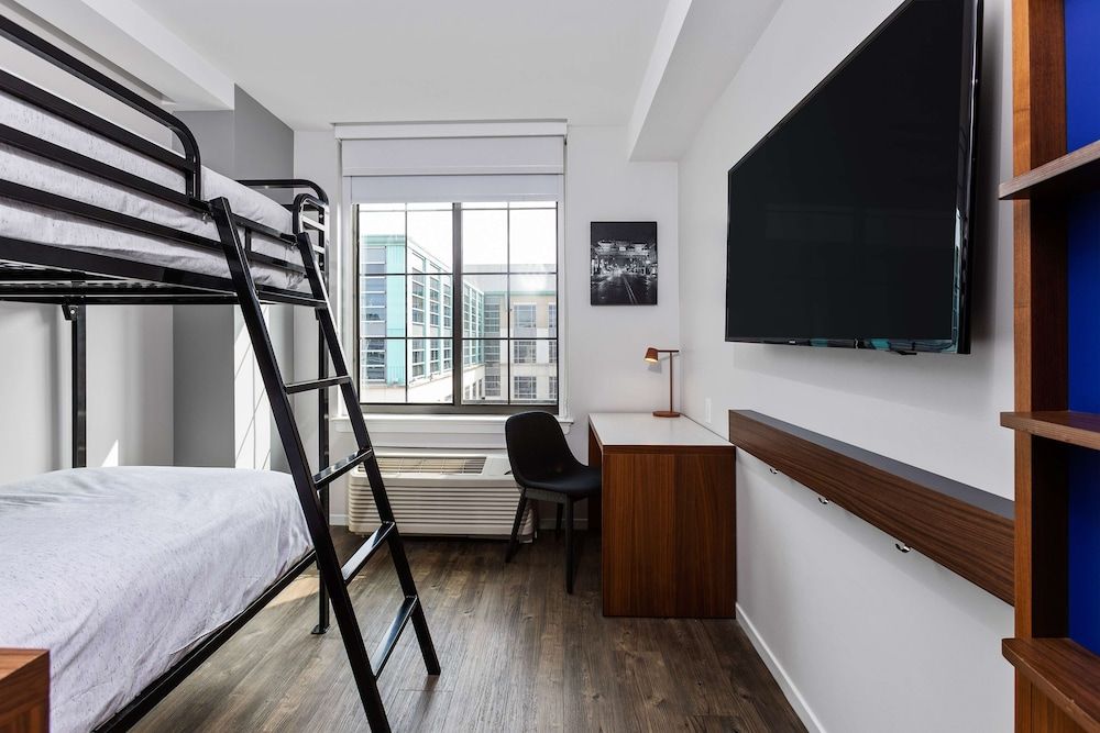 Motto by Hilton Washington DC City Center Room, Accessible (Bunk Beds) 2