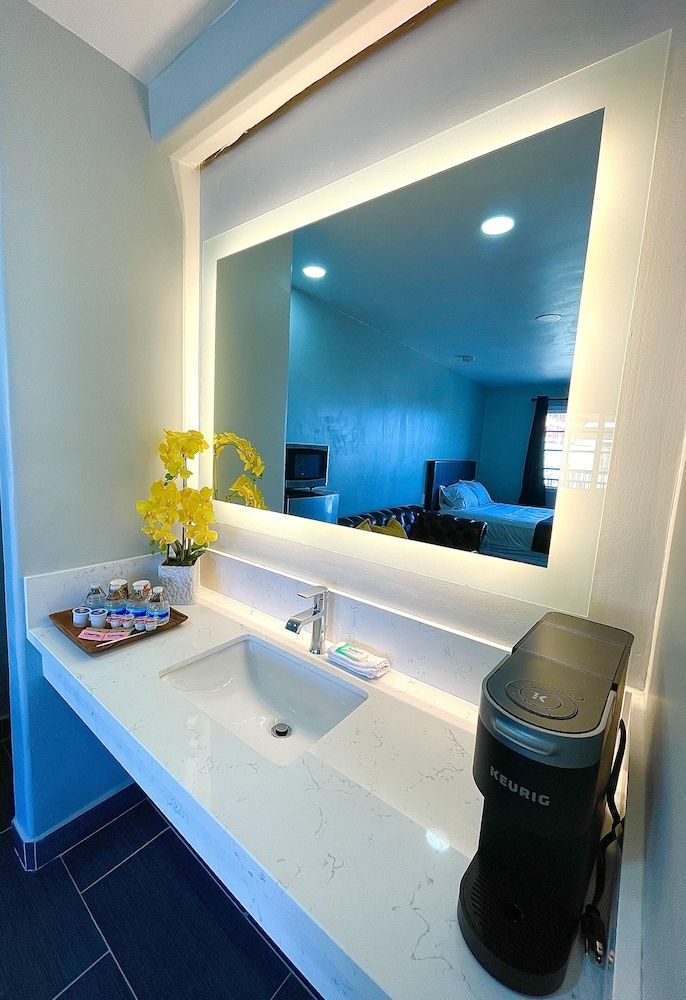 Villa Serena Standard Room, 1 Queen Bed 5