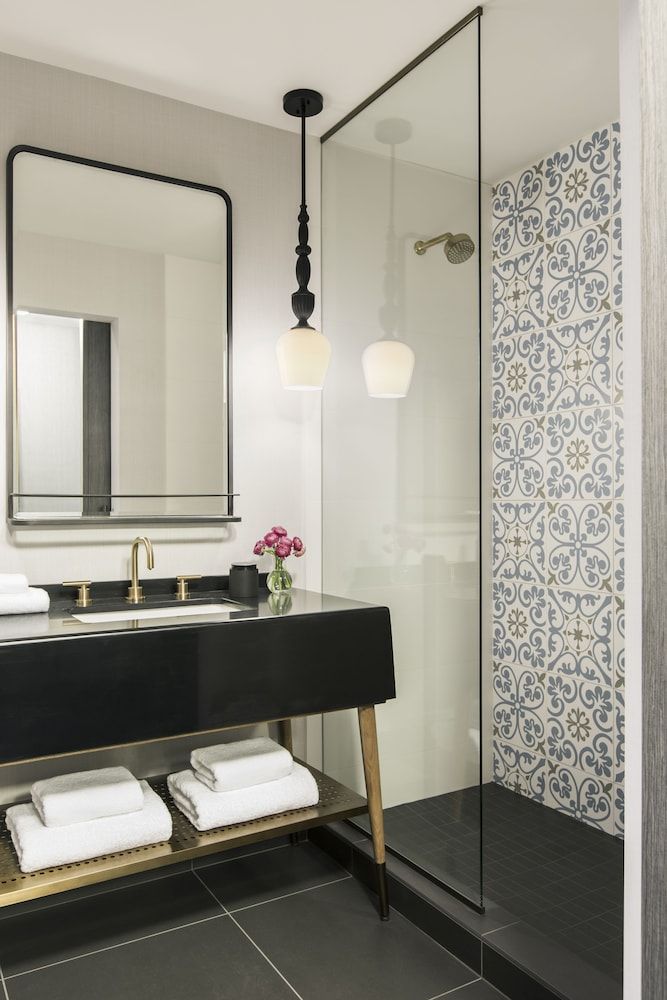 Kimpton Gray Hotel by IHG Room (Essential) 12