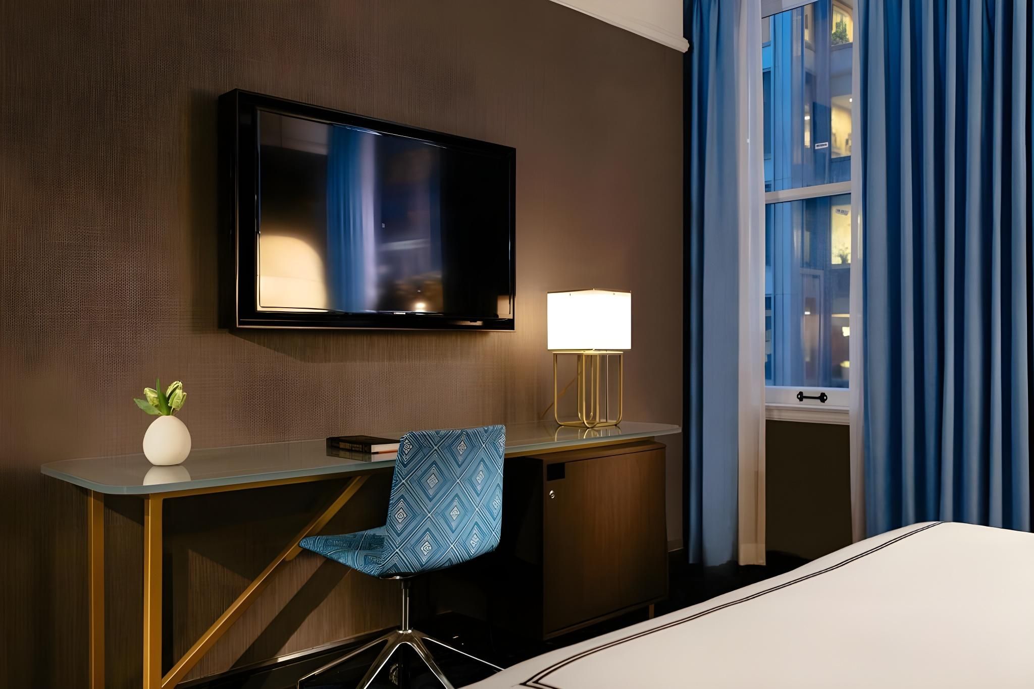 Kimpton Gray Hotel by IHG Essential Room 5