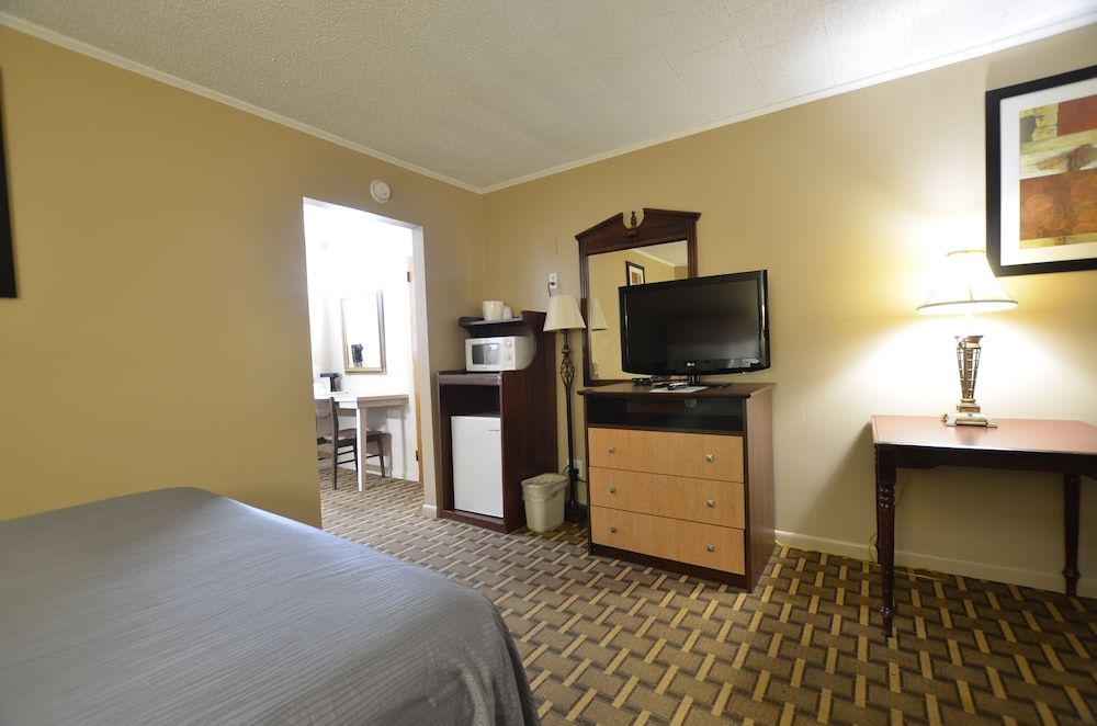 Travelowe's Motel 2 Queen Beds 3