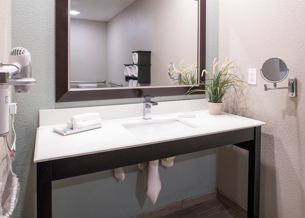 Yosemite Westgate Lodge Single Room, 1 King Bed, Accessible 3