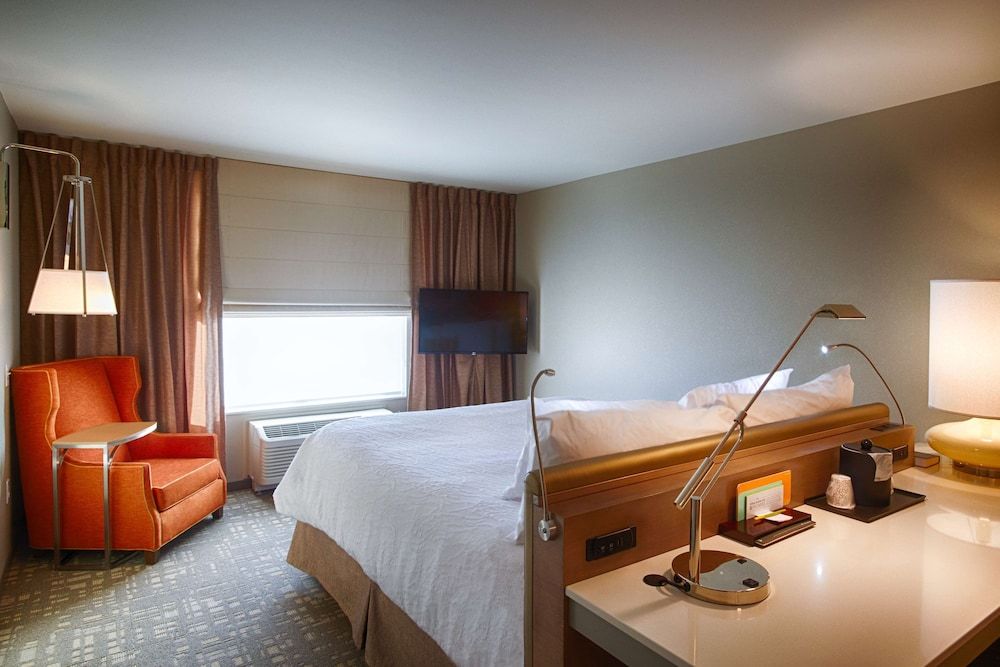 Deluxe Room, 1 King Bed, Accessible, Non Smoking (hearing acc)