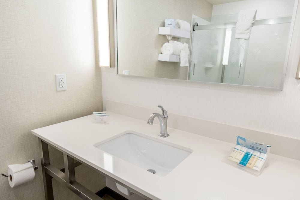 Room, 1 King Bed, Accessible, Non Smoking (hearing acc)