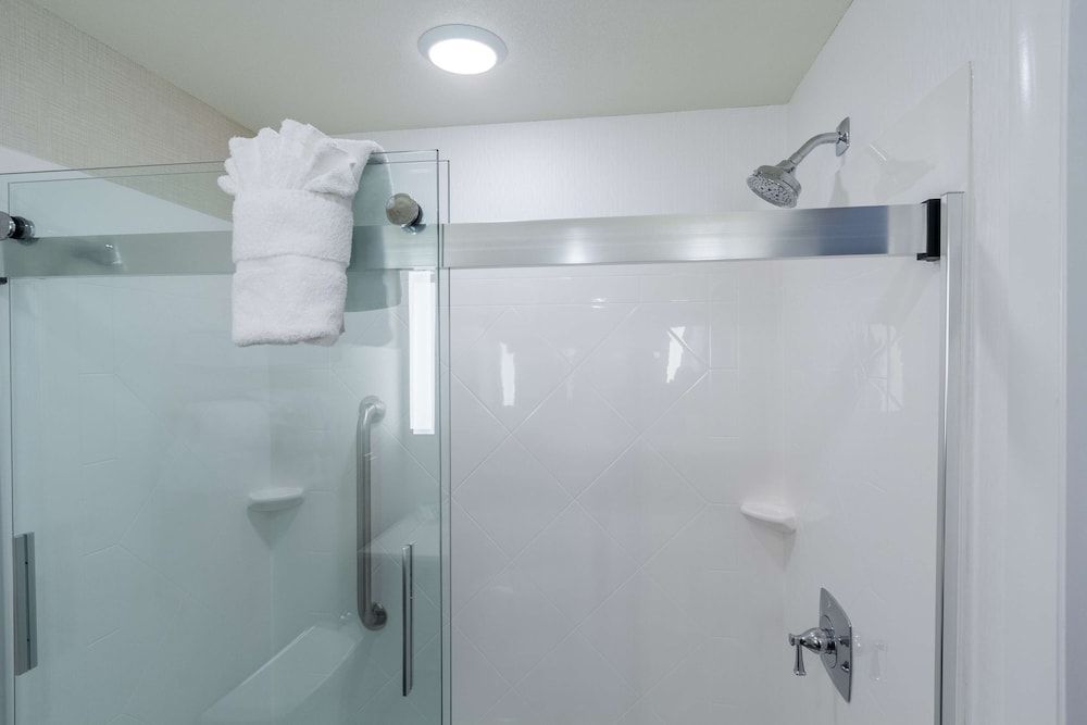 Room, 2 Queen Beds, Accessible, Non Smoking (hearing acc)