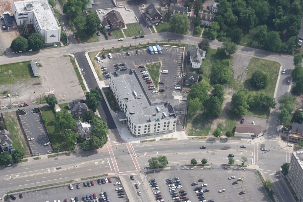 undefined Wingate By Wyndham Niagara Falls 5