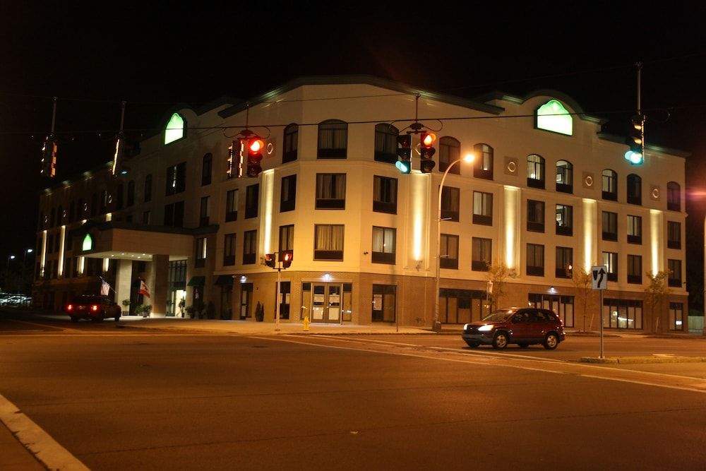 undefined Wingate By Wyndham Niagara Falls 8