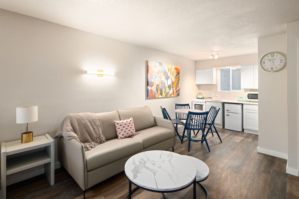 Hotel McCoy - Art, Coffee, Beer, Wine Comfort Studio Suite, 1 King Bed with Sofa bed 6