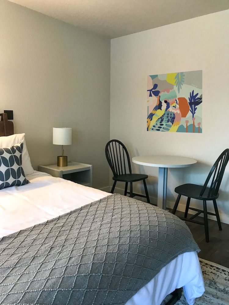 Hotel McCoy - Art, Coffee, Beer, Wine Comfort Studio Suite, 1 King Bed with Sofa bed