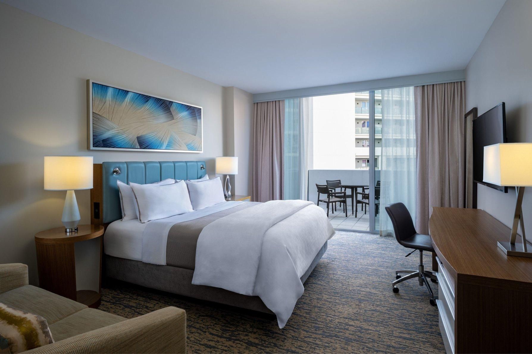 Traditional Standard, Guest room, 1 King, Balcony