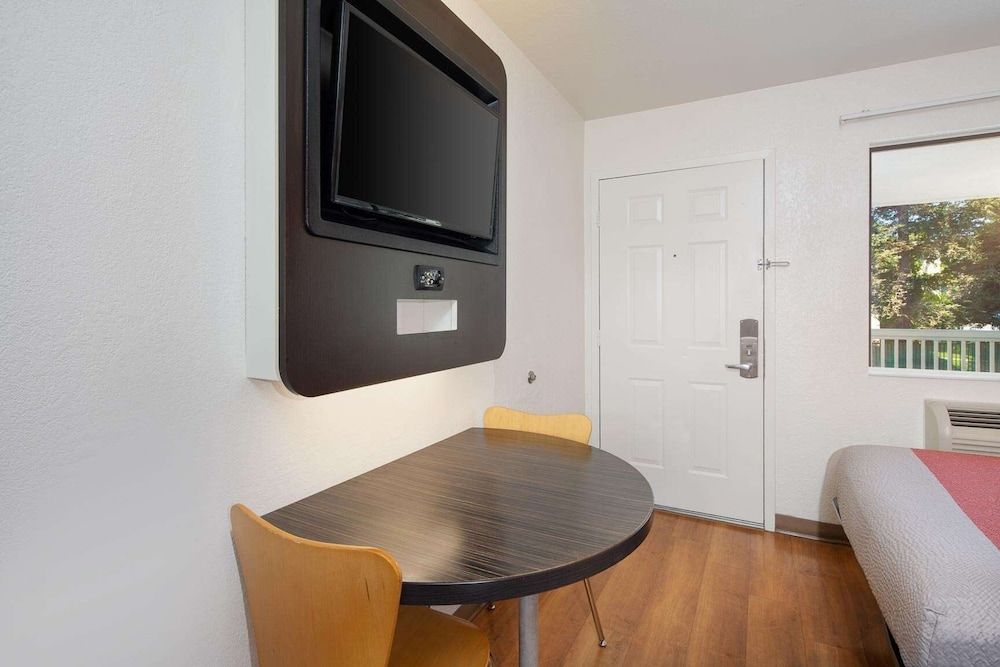 Standard Room, 2 Double Beds, Non Smoking
