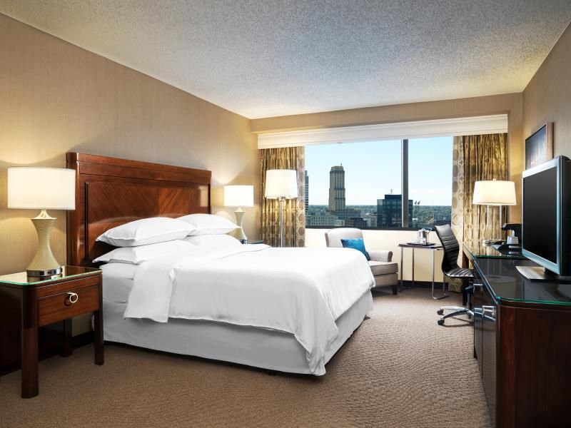 Deluxe King Room, Larger Guest room, 1 King, Sofa bed