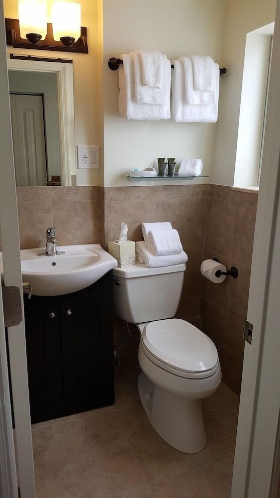 Le Cabanon Motel Deluxe Studio, 1 King Bed, Kitchen, Ground Floor 7