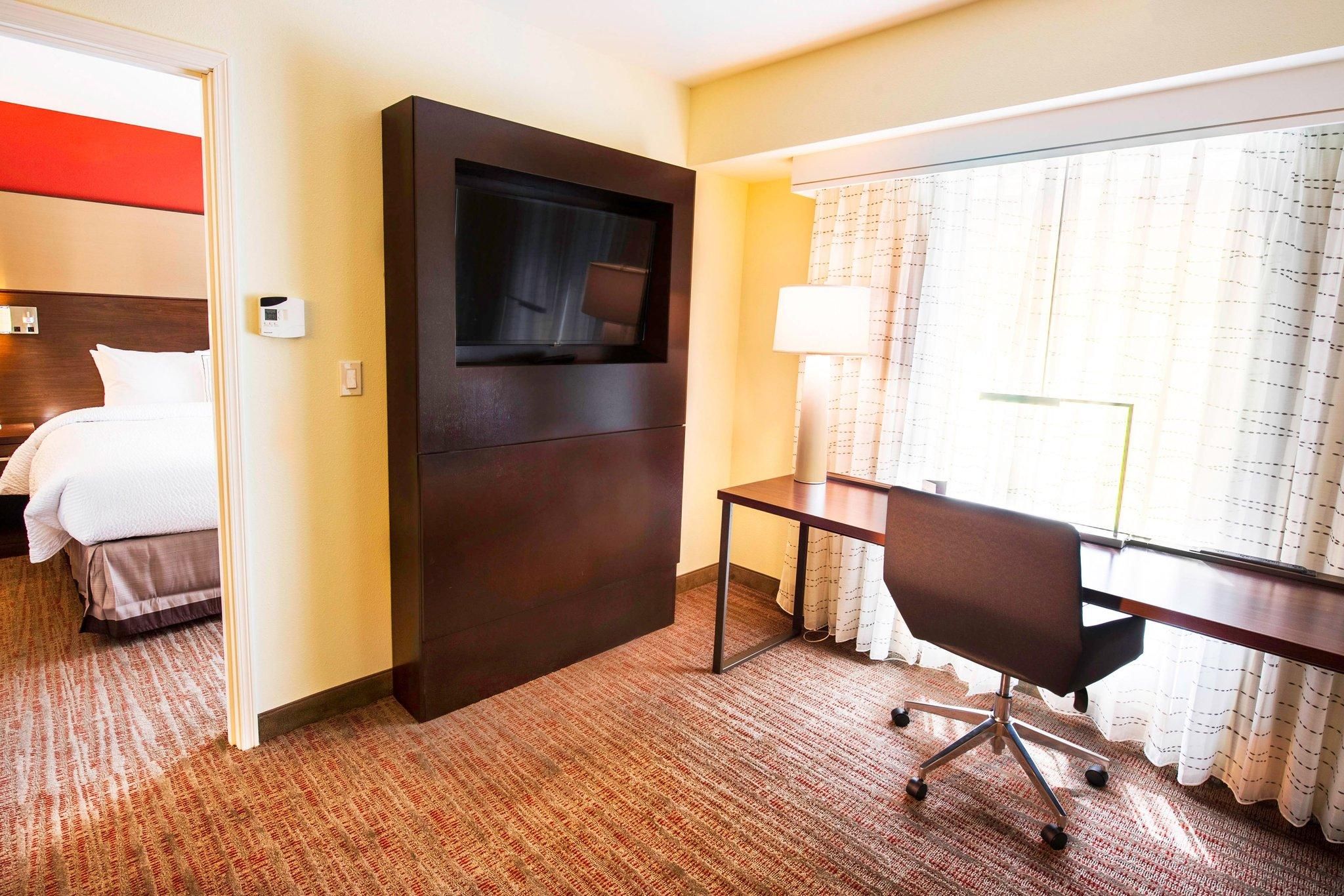 1 Bedroom Suite, 1 King, Sofa bed
