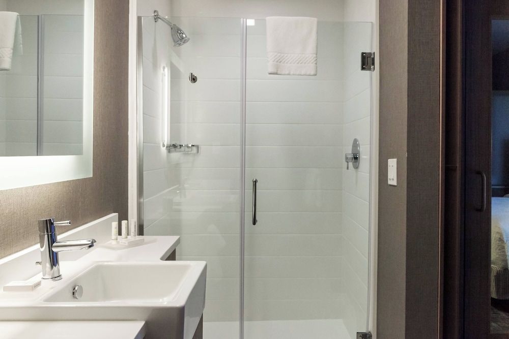Studio, Multiple Beds (Mobility/Hearing Accessible, Tub)