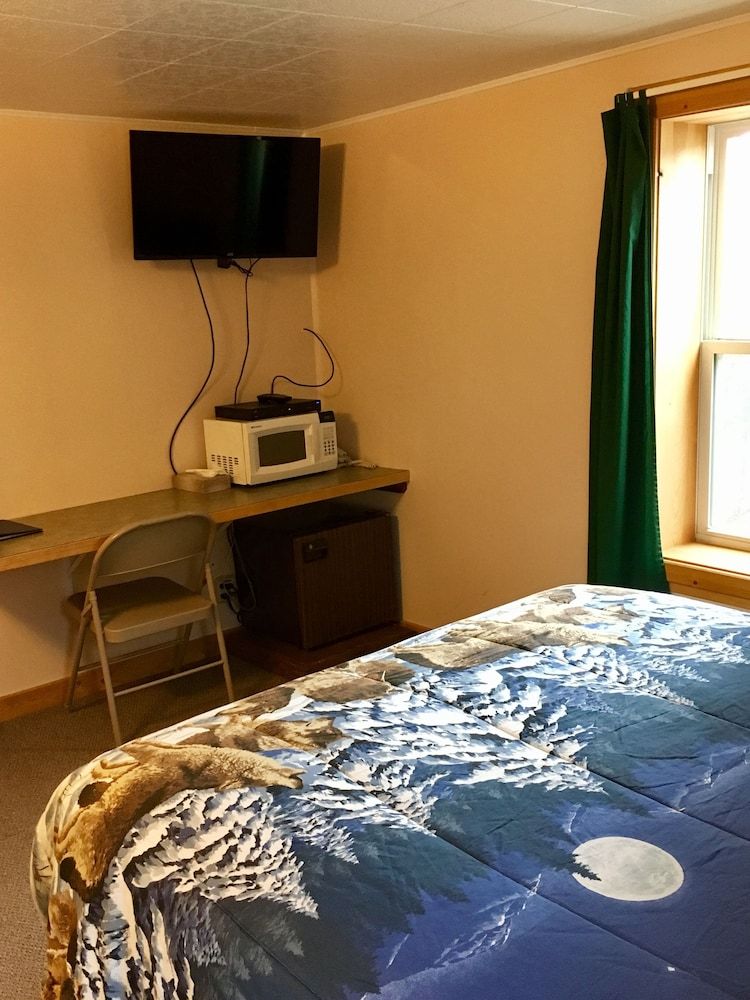Cabin, Refrigerator & Microwave