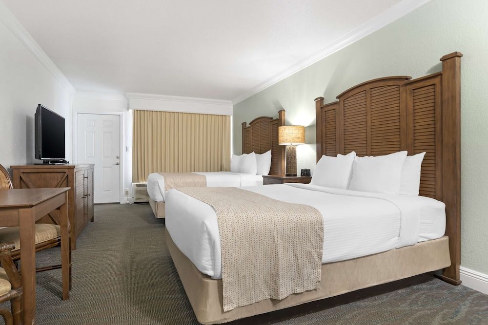 Best Western On The Beach Standard Room, 2 Queen Beds, Non Smoking, Kitchenette (Street View) 2