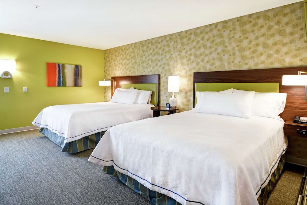 Studio, 2 Queen Beds with Sofa bed, Accessible, Bathtub (Mobility & Hearing)