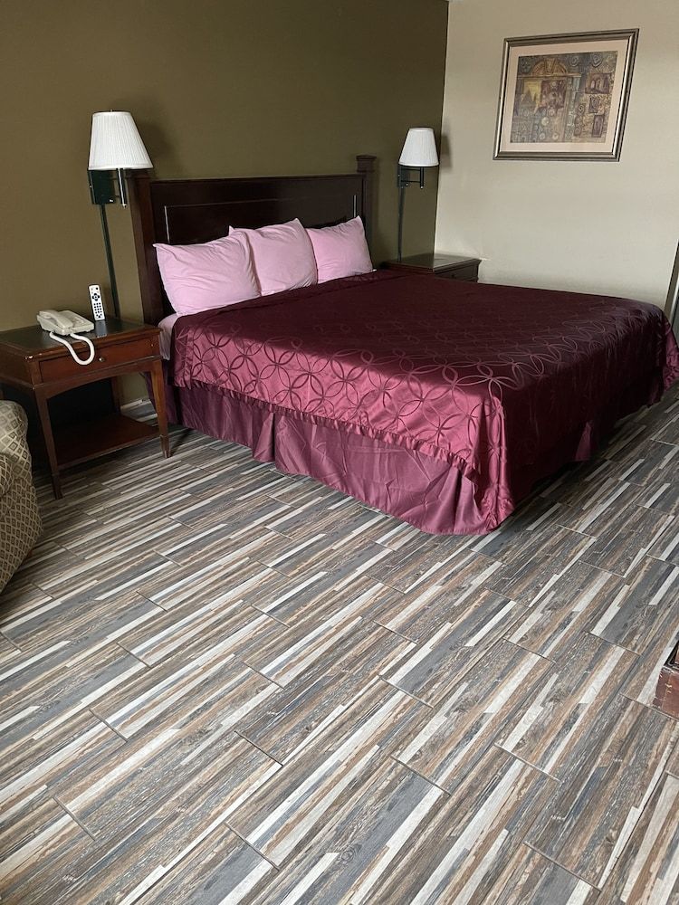 Plaza Inn Big Spring Standard Room, 1 King Bed, Non Smoking