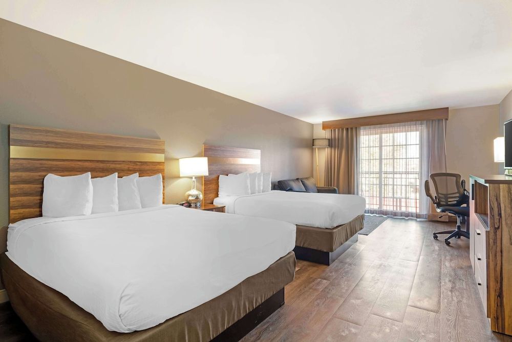 Standard Room, 2 Queen Beds, Non Smoking (with Sofabed)