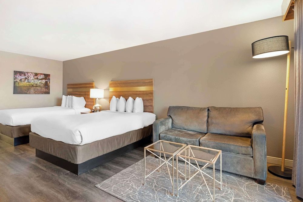 Standard Room, 2 Queen Beds, Non Smoking (with Sofabed)