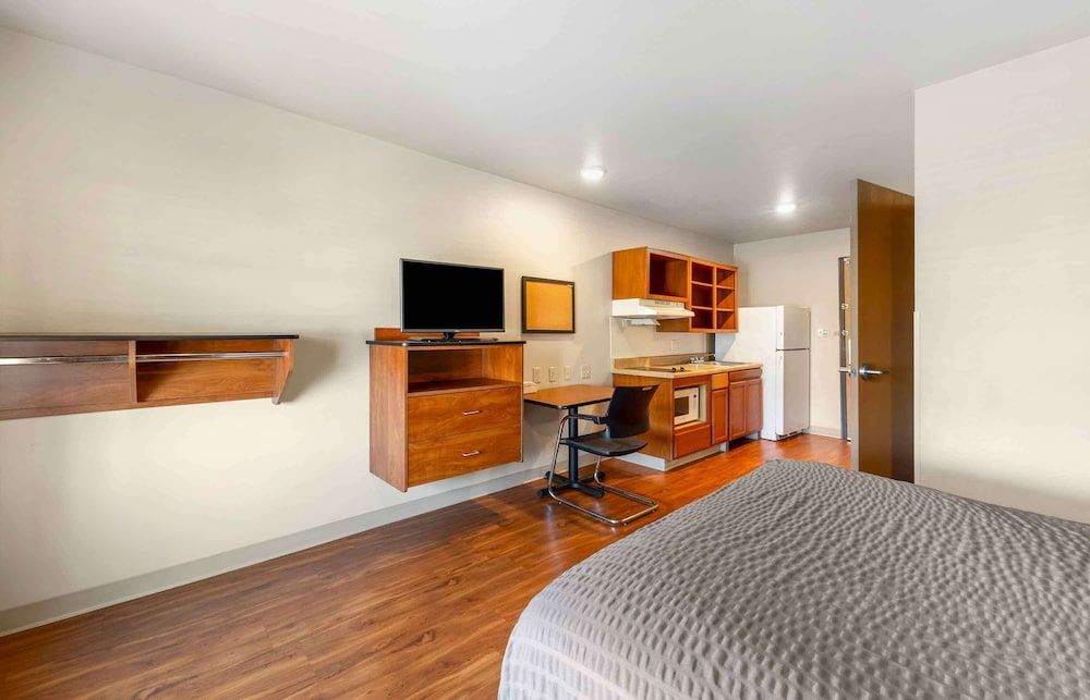 Standard Studio, 2 Queen Beds, Non Smoking, Refrigerator & Microwave
